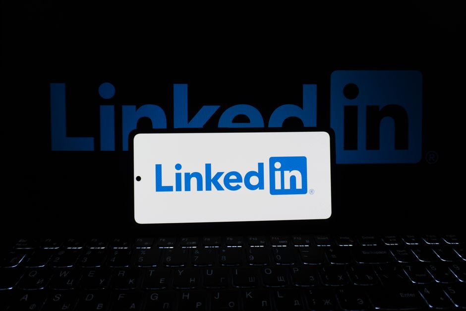 Logos Plattformen Laptop Bildschirm