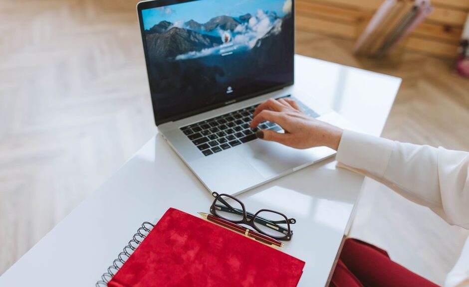 Online-Business & Side Hustles: Der komplette Praxis-Guide 2025