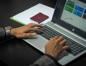 Online-Business & Side Hustles: Der praktische Leitfaden für deinen Start 2025