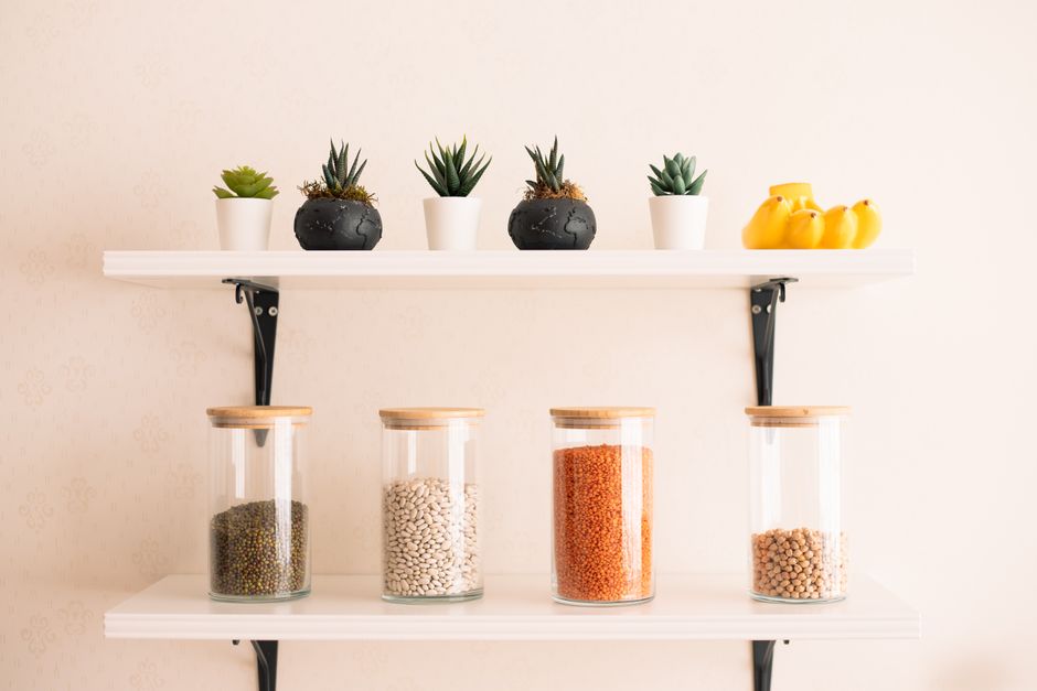 Minimalistisches Zuhause Pflanzen Regale